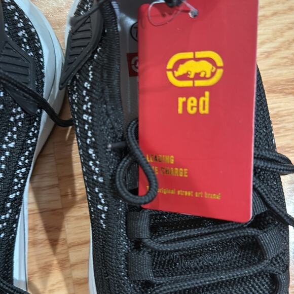 Red black white stitching Sneakers - Picture 11 of 11